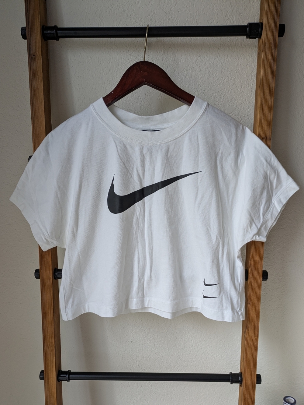 Nike Women's White Cropped Tee - Size L